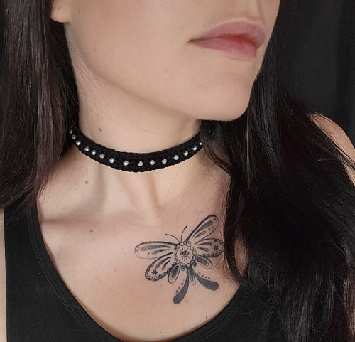 Háčkovaný choker - černá