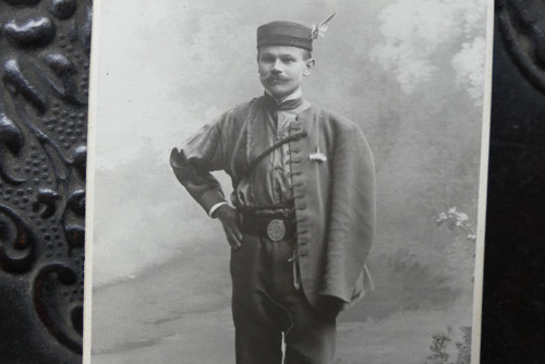 Sokol.. kabinetní fotografie V. Donát, Praha