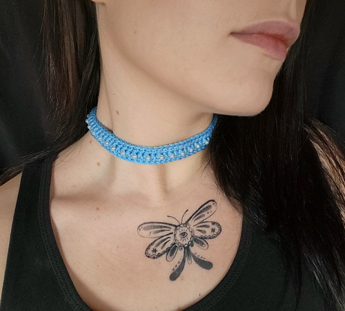 Háčkovaný choker - modrá
