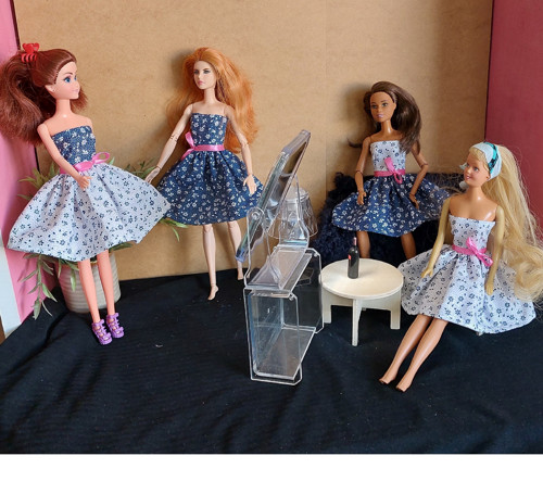 Barevne bavlněné saticky pro Barbie