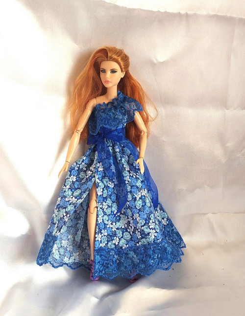 Modré šatičky s kytičkami pro Barbie