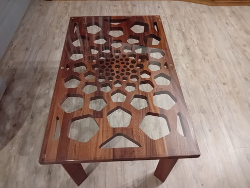 Designový konferenční stolek – masiv mahagon