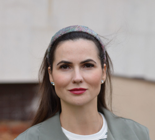 Ručne maľovaná čelenka.