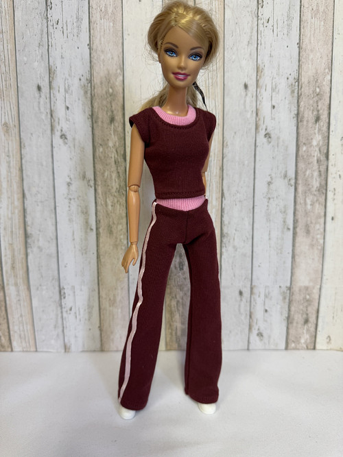 Sportovní komplet pro Barbie
