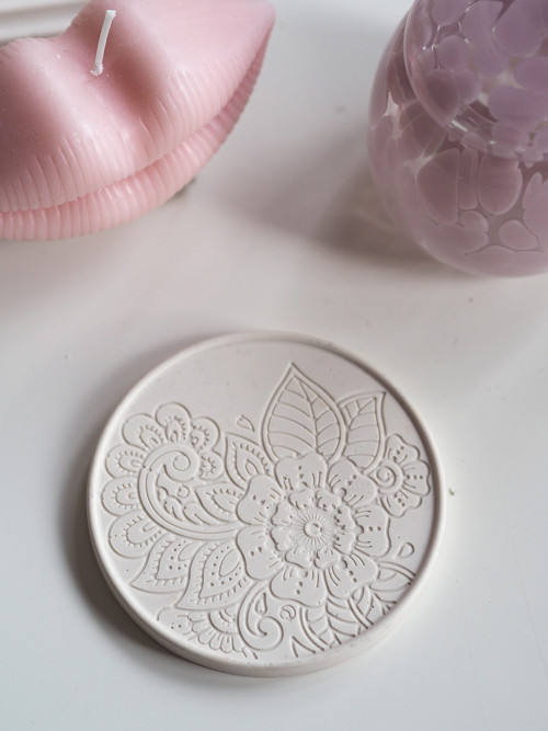 Bílý podtácek mandala - jesmonite