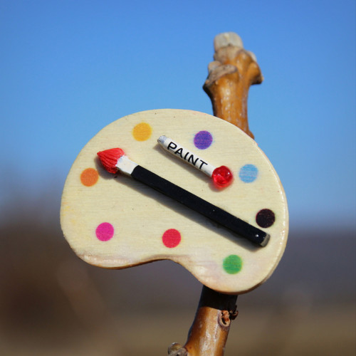 Malířská paleta, dřevěná brož