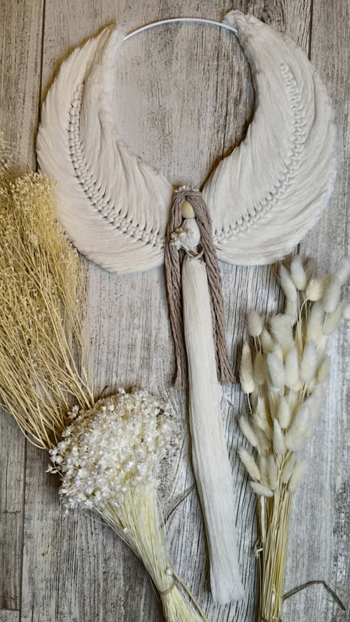 Macramé anděl na kruhu