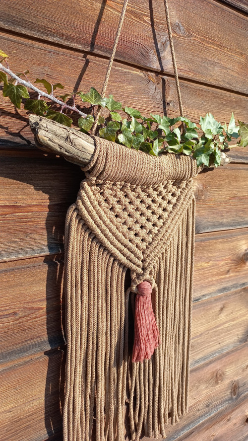 Macramé v přírodním tónu