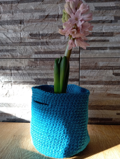 Tyrkysový košíček
