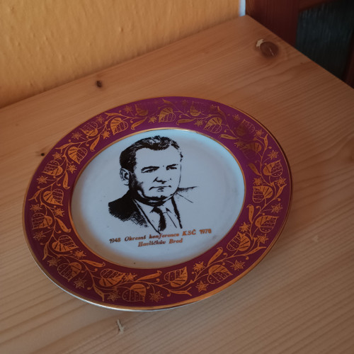 I to je naše historie - talíř
