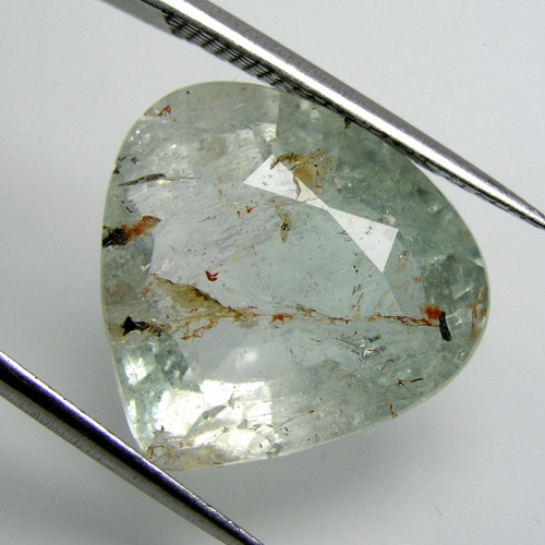 Velký broušený Akvamarín, 17,33 ct., 17,7x18,5 mm