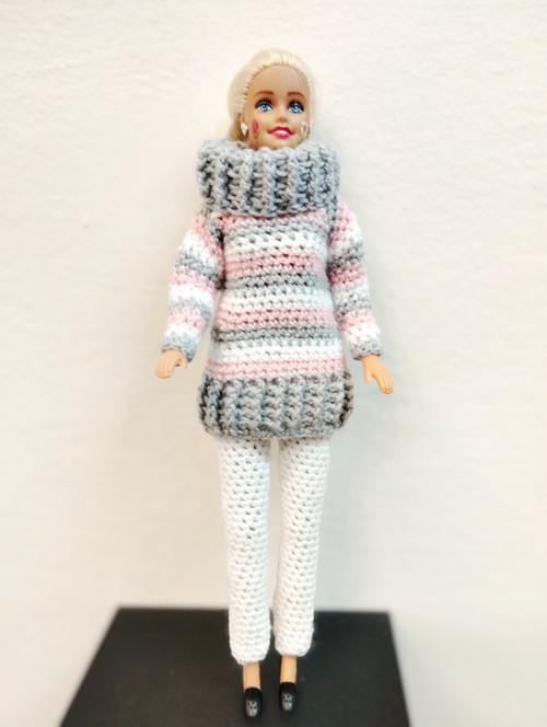 Barbie jede na hory