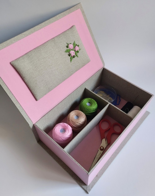 Šití, šicí box — foto 1