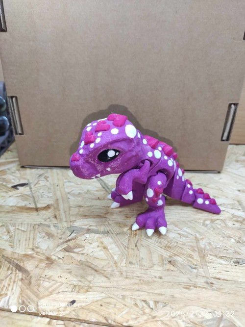 T-Rex se srdíčky — foto 1