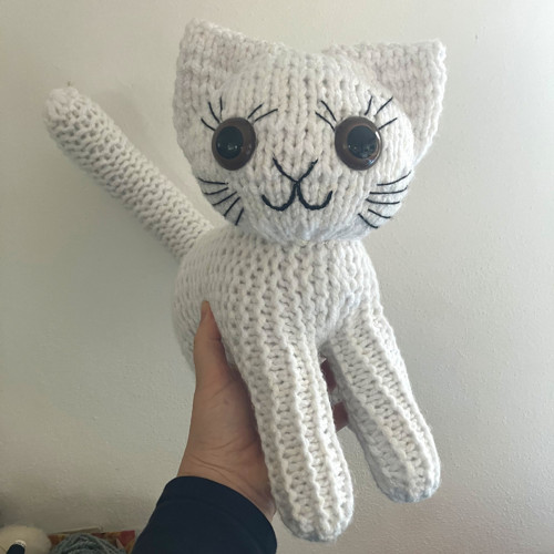 Micinka s čokoládovýma očima cca 30 cm — foto 1