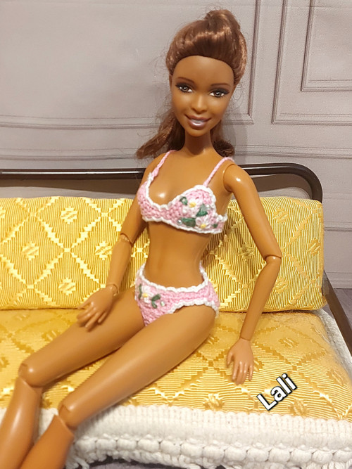 Háčkované spodní prádlo č.2 pro p. Barbie — foto 1