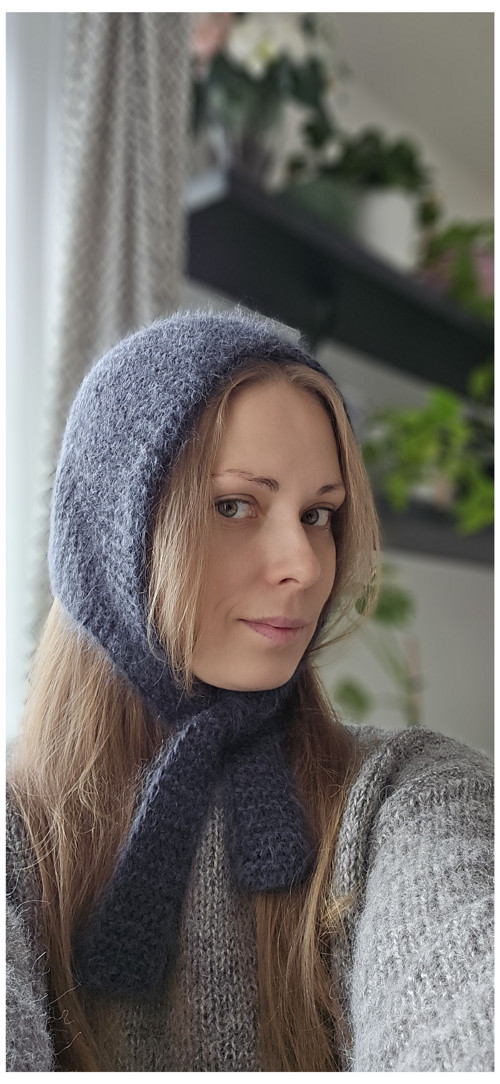 Trendová antracitová čepice .