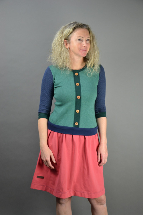 Barevné šaty — foto 1
