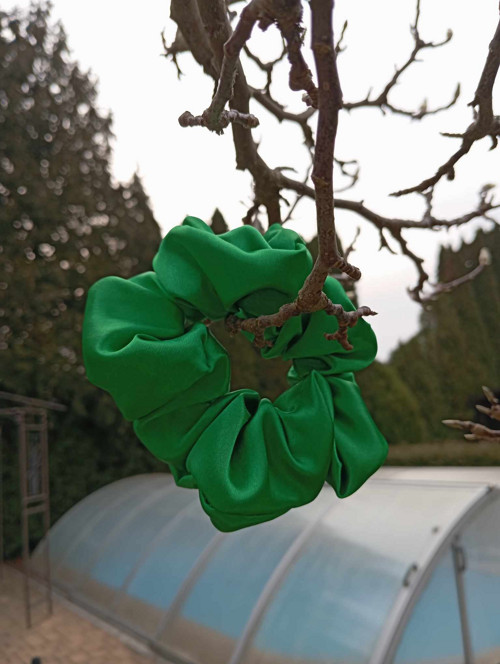 SCRUNCHIE gumička, zelená — foto 1