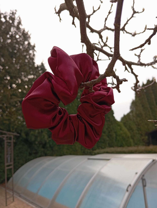 SCRUNCHIE gumička vínová — foto 1