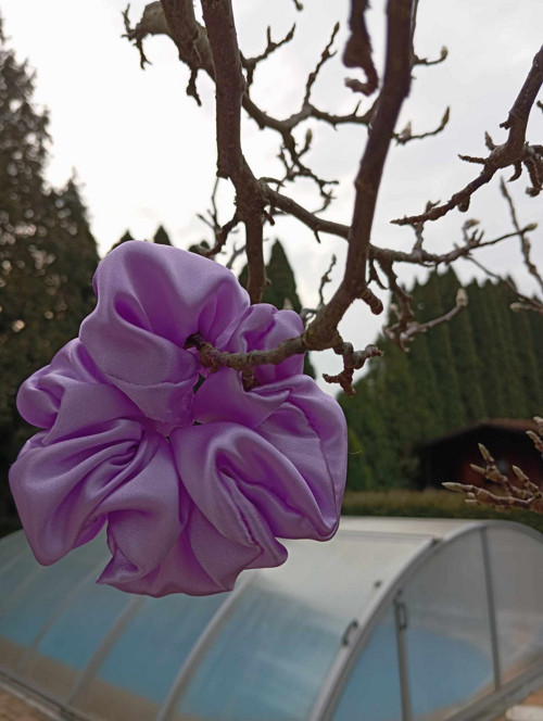 SCRUNCHIE gumička světlá fialová
