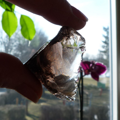 Obsidián kouřový surový - 4 cm — foto 1