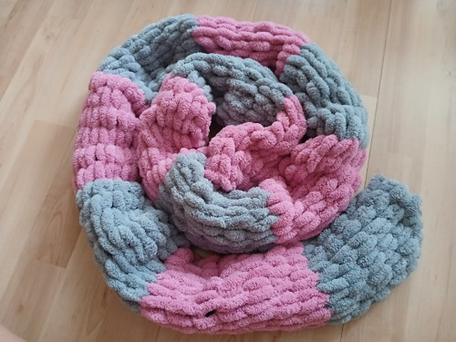 Měkká pletená maxi šála puffy (barva na přání)