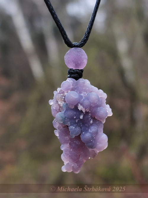 HROZNOVÝ CHALCEDON - náhrdelník/amulet UNISEX