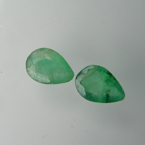 Broušené kapky Smaragdu, 0,50 ct./Pár, cca. 6x4 mm
