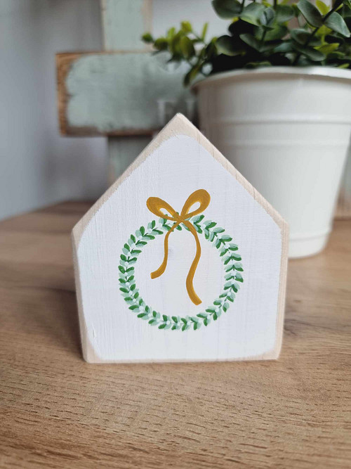 DOMEČEK s věnečkem - okrová mašle