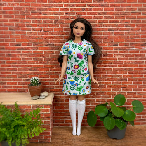Bílé podkolenky pro baculku Barbie (curvy)