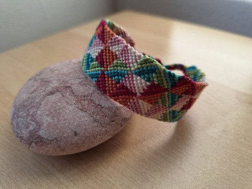 Macramé náramek trojúhelníky