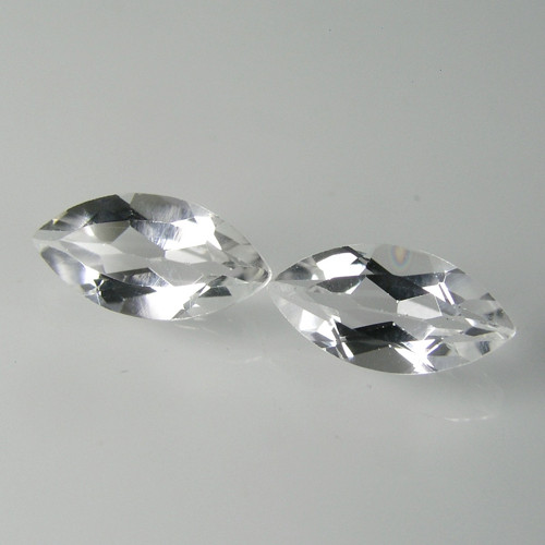 Pár přírodních čirých Topazů, 2,34ct./Pár, 10x5 mm