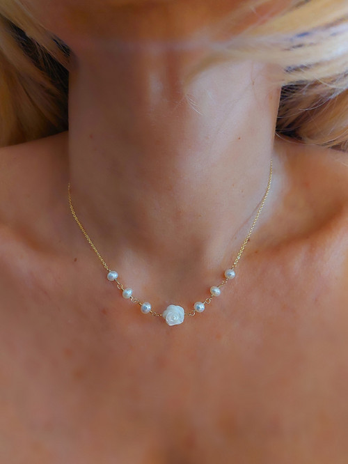 "EVA"náhrdelník růže, perly GOLD FILLED 1/20 14Kt