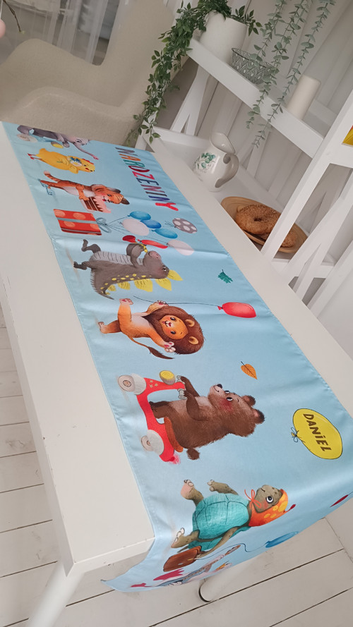 Ubrus 150 x 40 cm pro dětské narozeninové oslavy