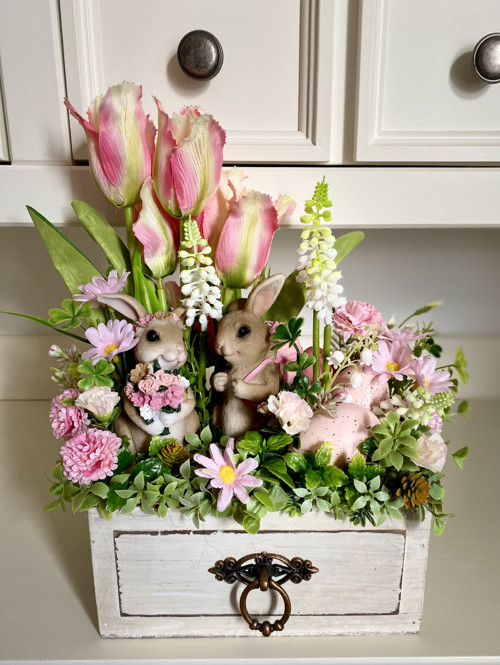 Šuplíček s tulipány — foto 1