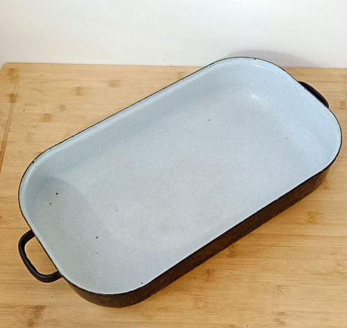 Smaltovaný černý pekáč 40 cm