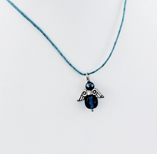 Anděl štěstí náhrdelník talisman na šňůrce
