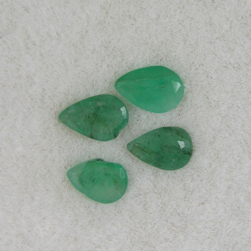 Broušené kapky Smaragdu, 1,25 ct./4ks, cca. 6x4 mm
