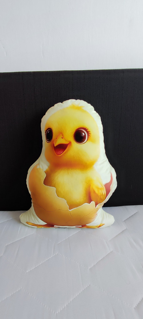 3D polštářek kuřátko ve skořápce.
