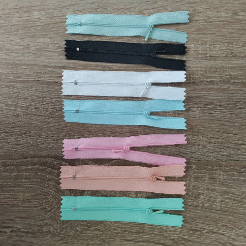 Skrytý zip 10cm vhodný pro Barbie FR a pod.