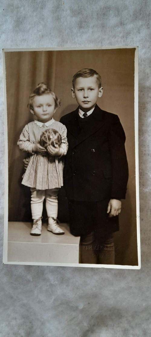 Sourozenci — foto 1