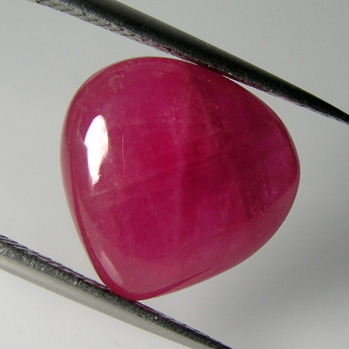 Přírodní červený Rubín, 11,30 ct., 13,8x13,9x5,7mm