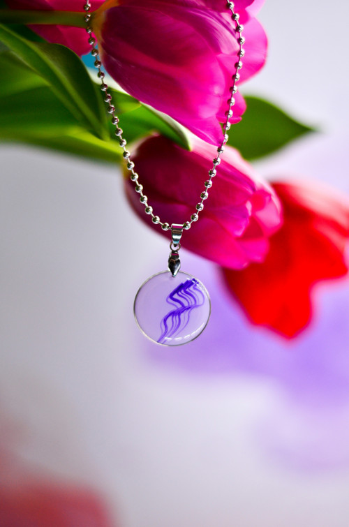 Náhrdelník - fialový kulatý