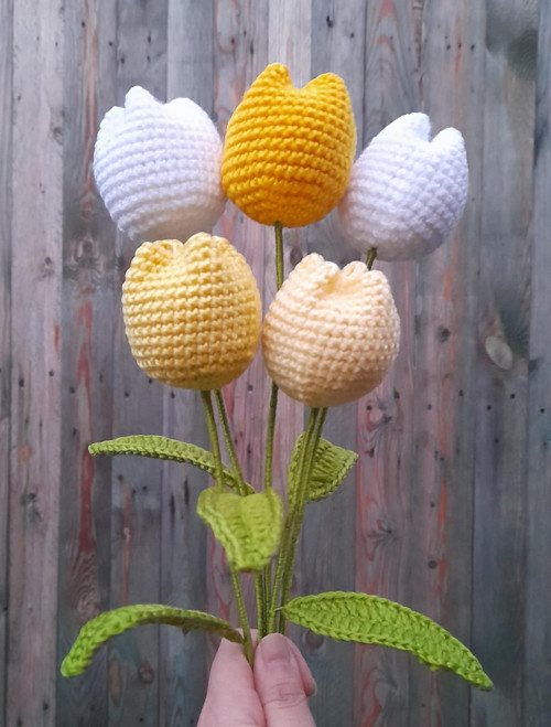 Háčkovaný tulipán