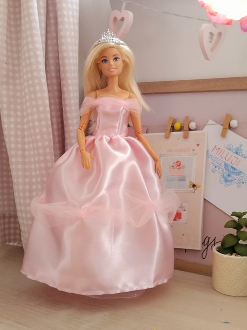 Plesové šaty pro barbie