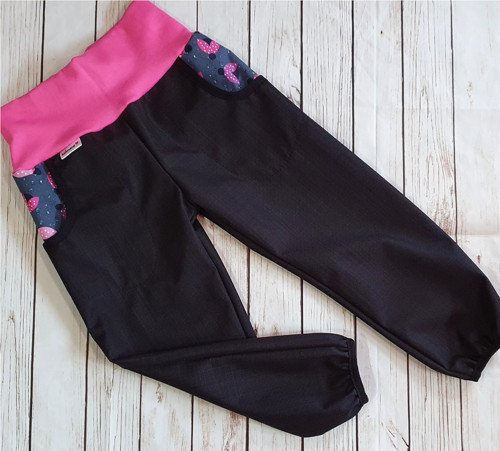 Jarní/podzimní softshell kalhoty černá/berušky