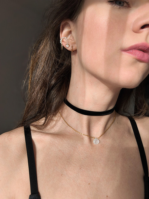 Černý sametový choker náhrdelník — foto 1
