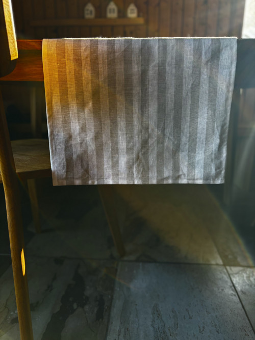 Bílý lněný běhoun Linea Moka