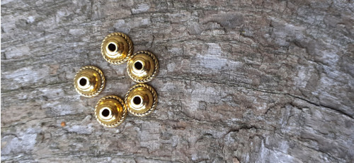 Kovový kaplík 7 x 2 mm, zlatý
